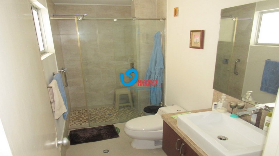 3921F19.jpg