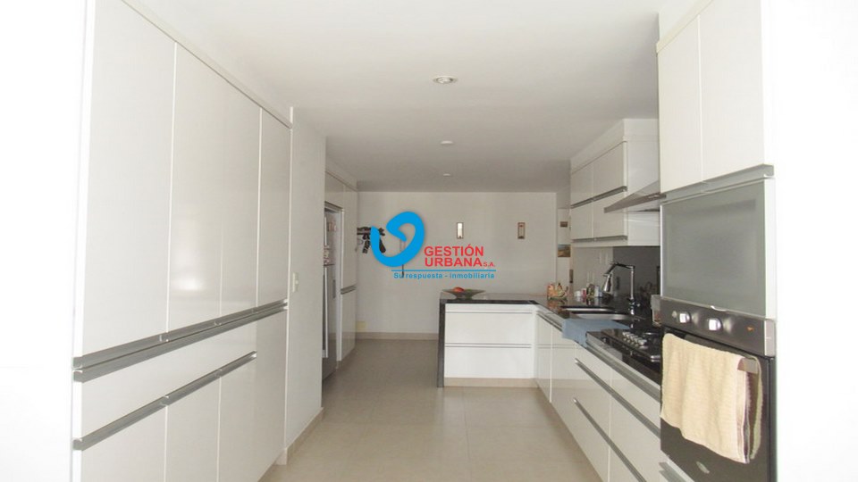 3921F8.jpg