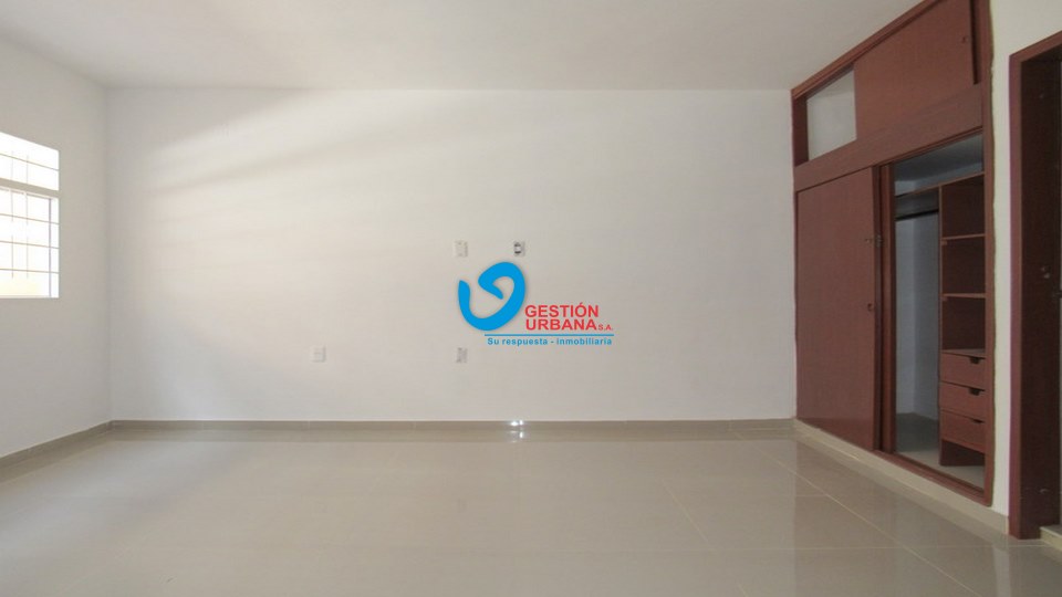 3980F18.jpg