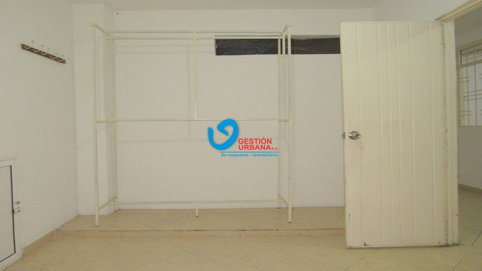 4022F6.jpg