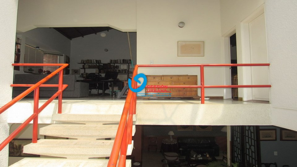 4025F3.jpg