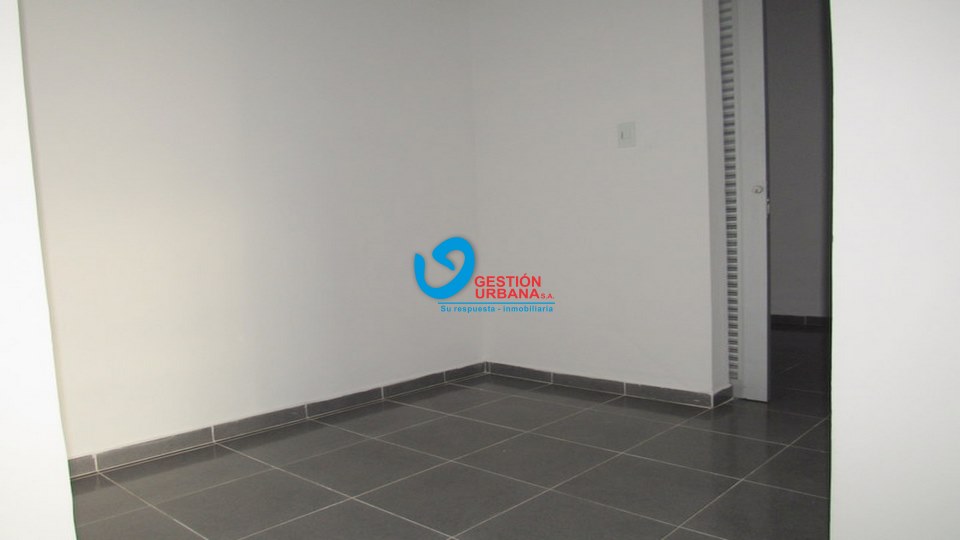 2122F6.jpg