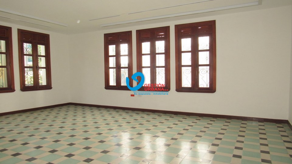 4108F25.jpg