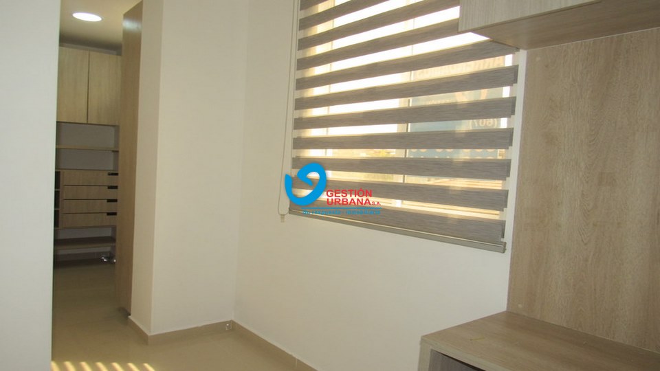 4126F10.jpg