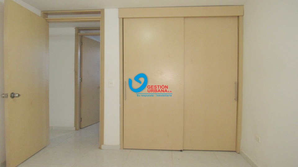 4120F15.jpg