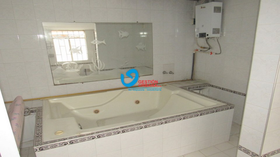 4173F10.jpg