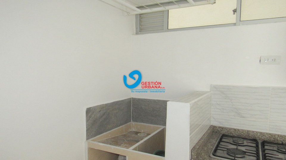 4233F15.jpg