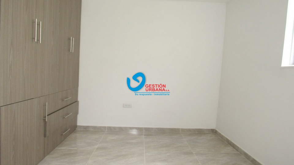4233F7.jpg