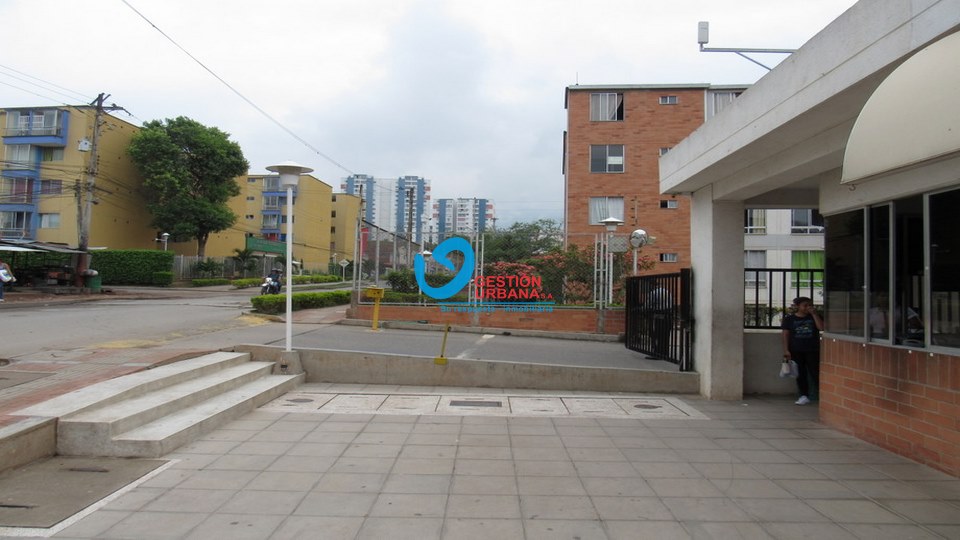 2412F1.jpg