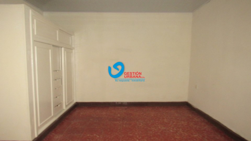 3493F4.jpg