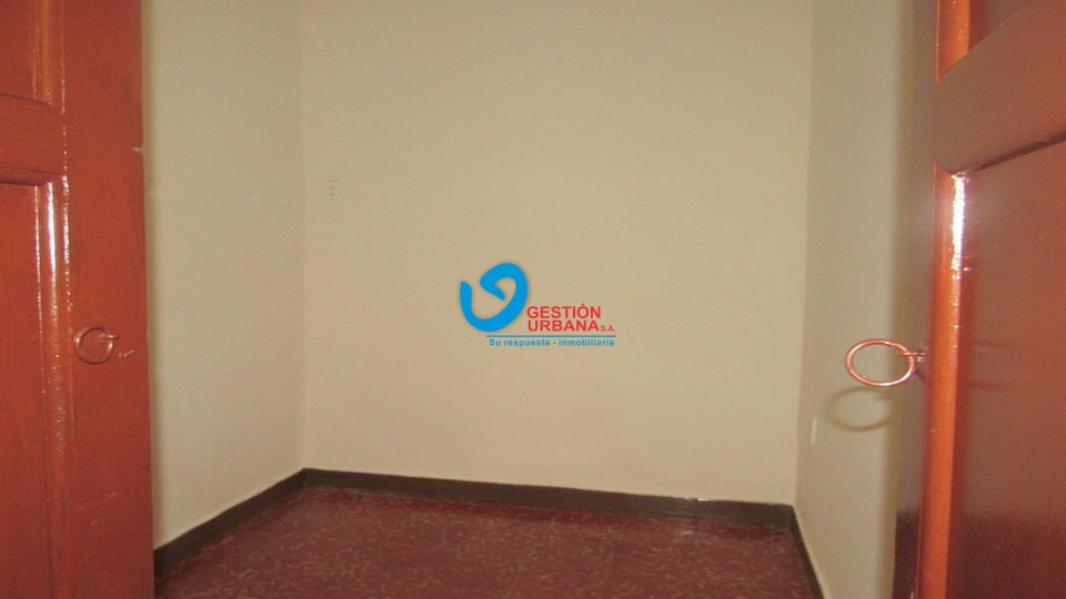 3493F8.jpg