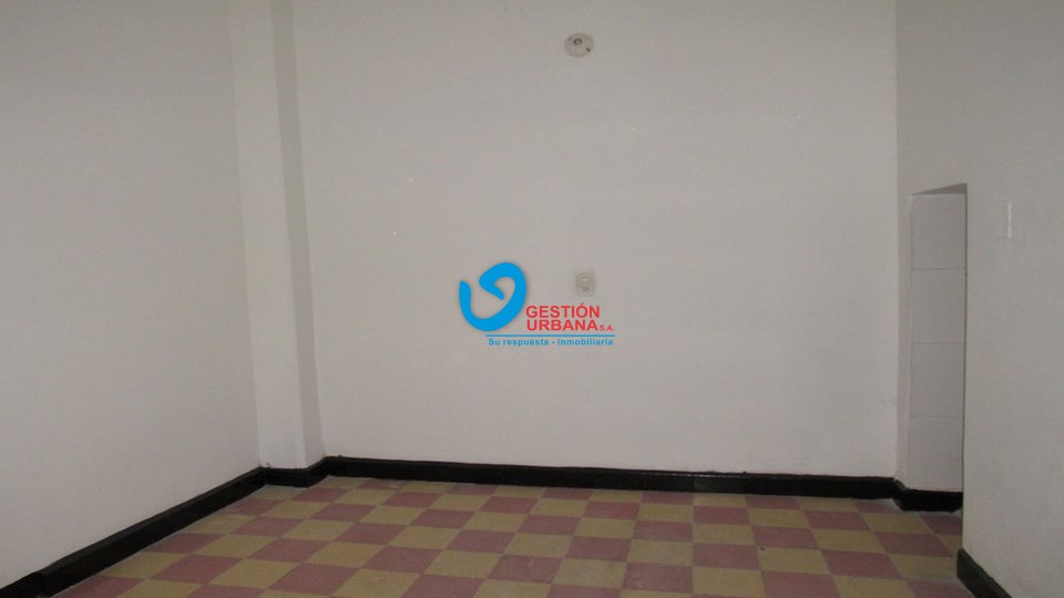 3713F6.jpg
