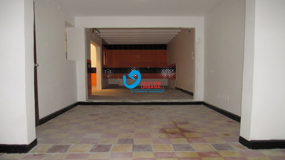 3713F9.jpg