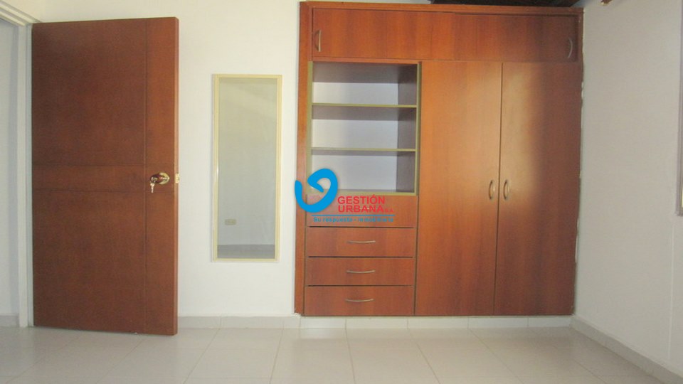 3927F10.jpg