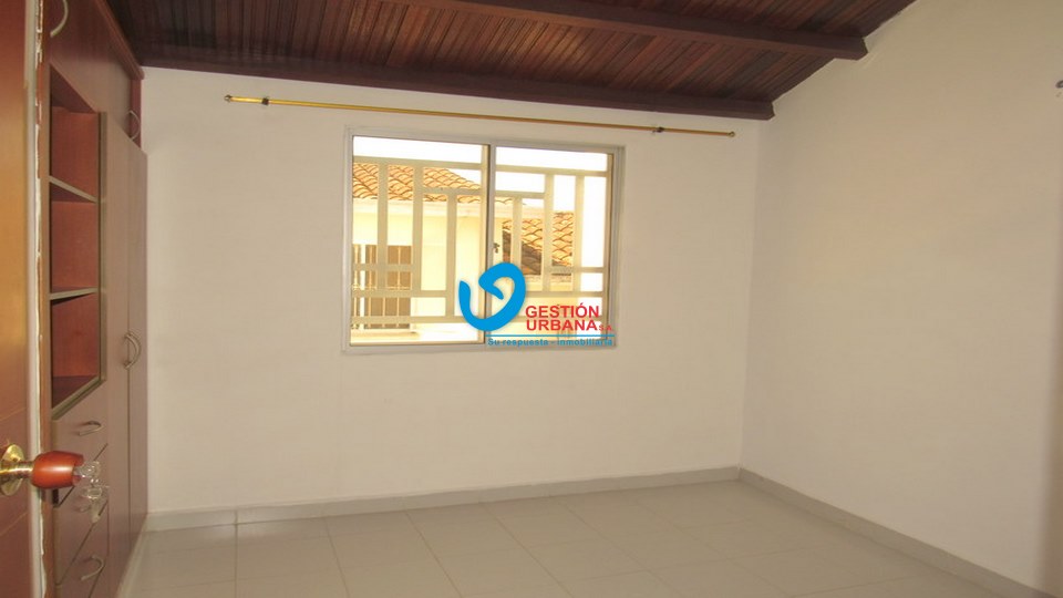 3927F9.jpg