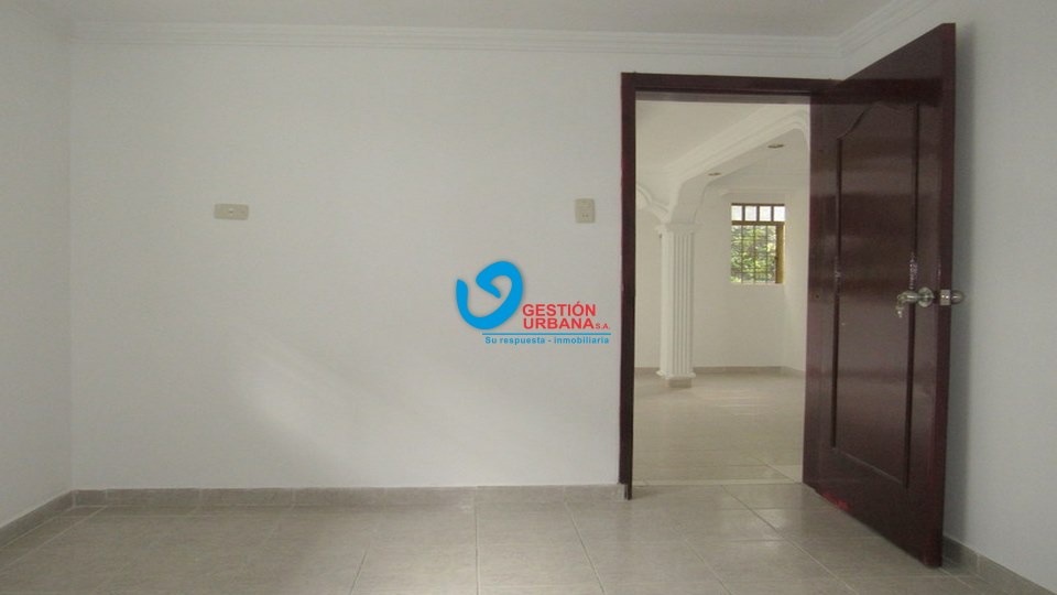 4243F10.jpg