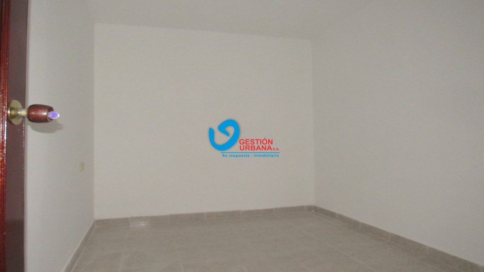 4243F11.jpg