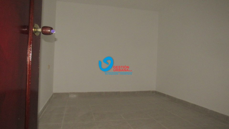 4243F12.jpg