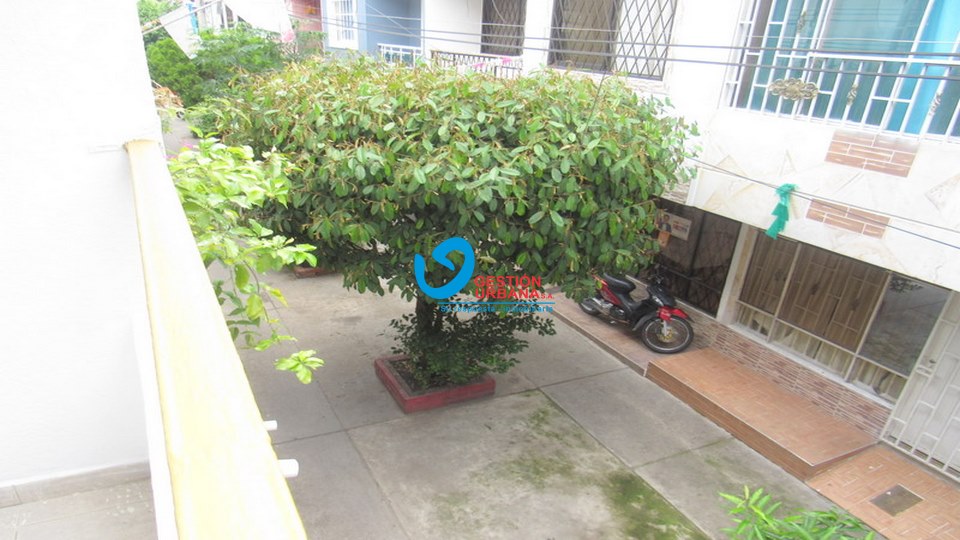4243F8.jpg