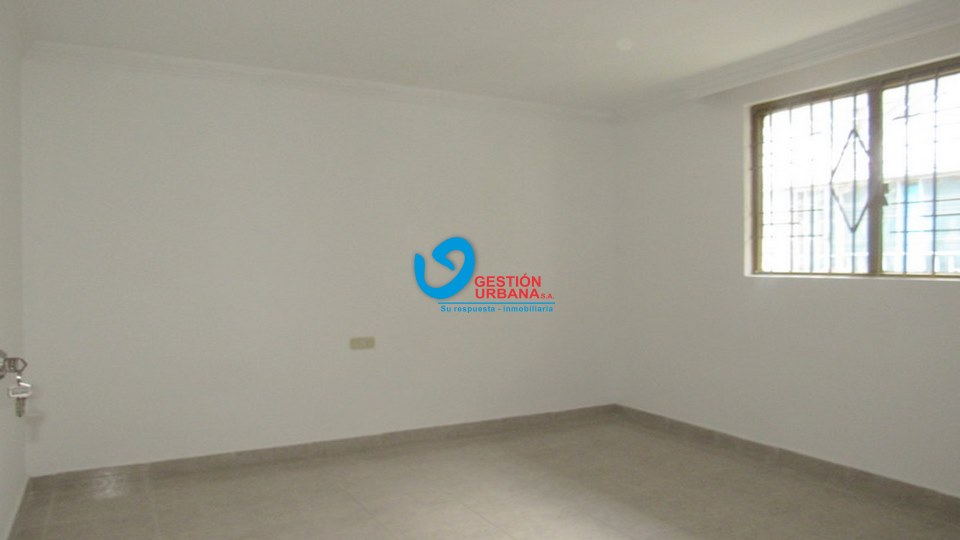 4243F9.jpg