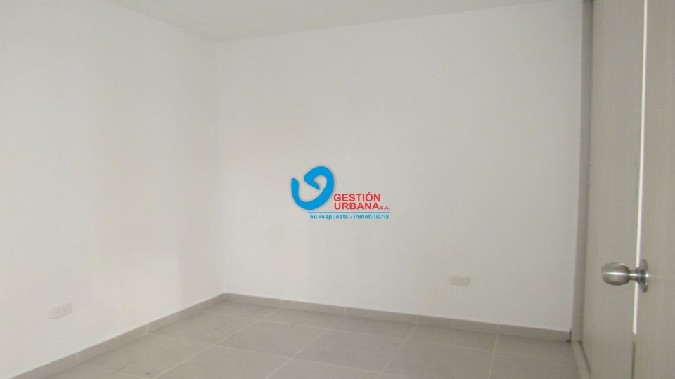 4244F15.jpg