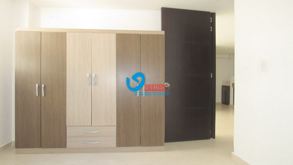 3993F12.jpg