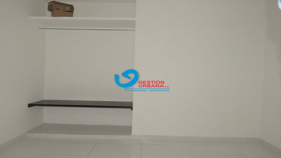 4113F11.jpg