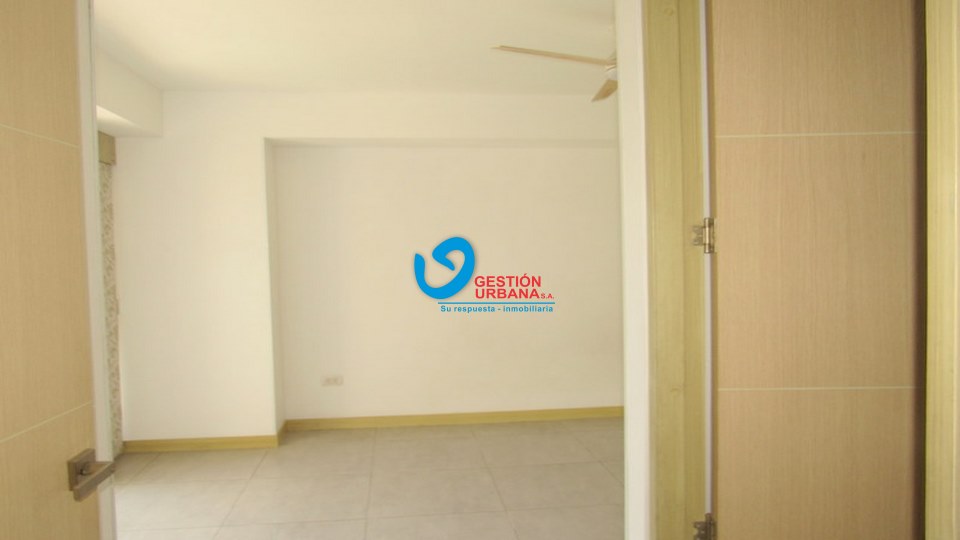 4141F18.jpg