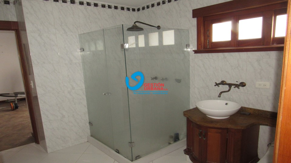 4254F10.jpg