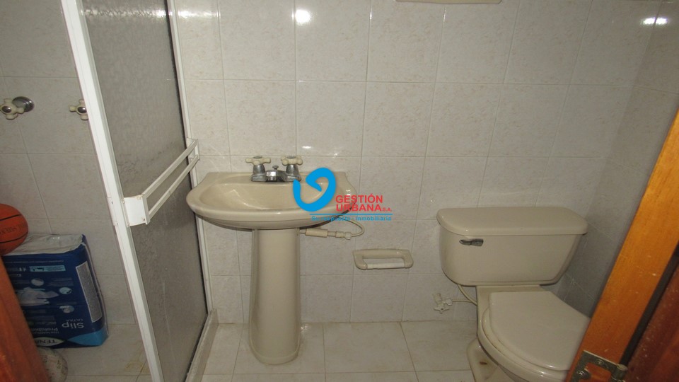 4254F14.jpg