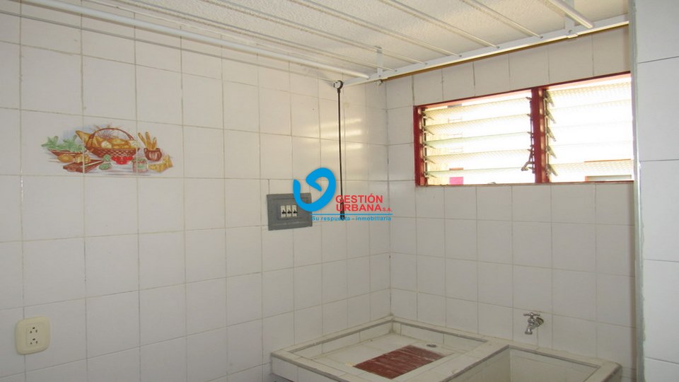 760F1.jpg