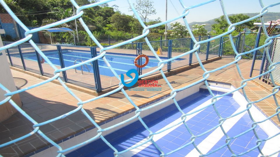 760F9.jpg