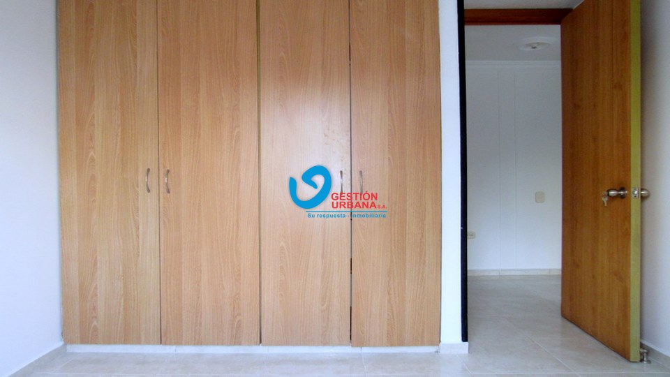 970F11.jpg