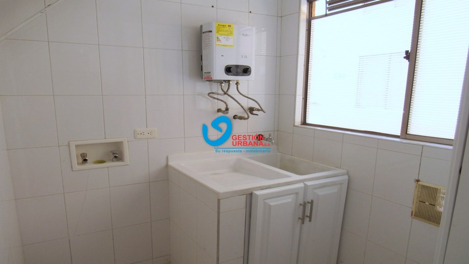 472F13.jpg