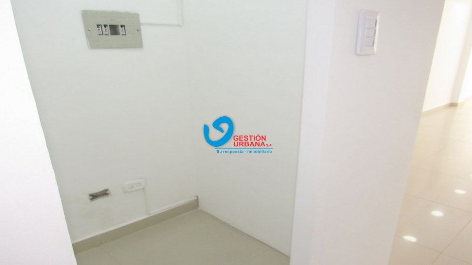670F8.jpg