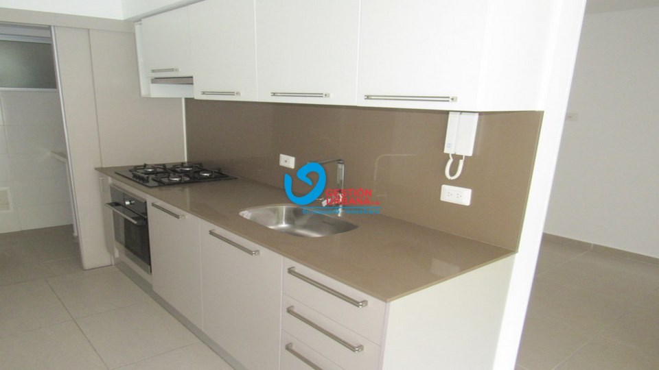 4035F9.jpg