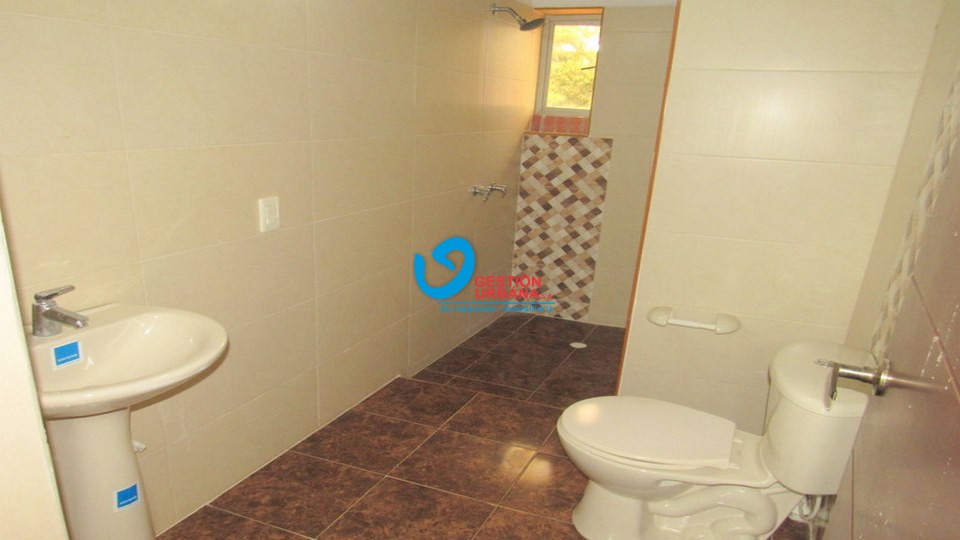 4048F15.jpg