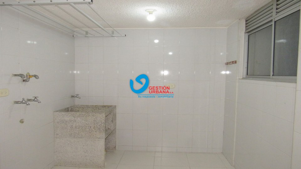 4264F8.jpg