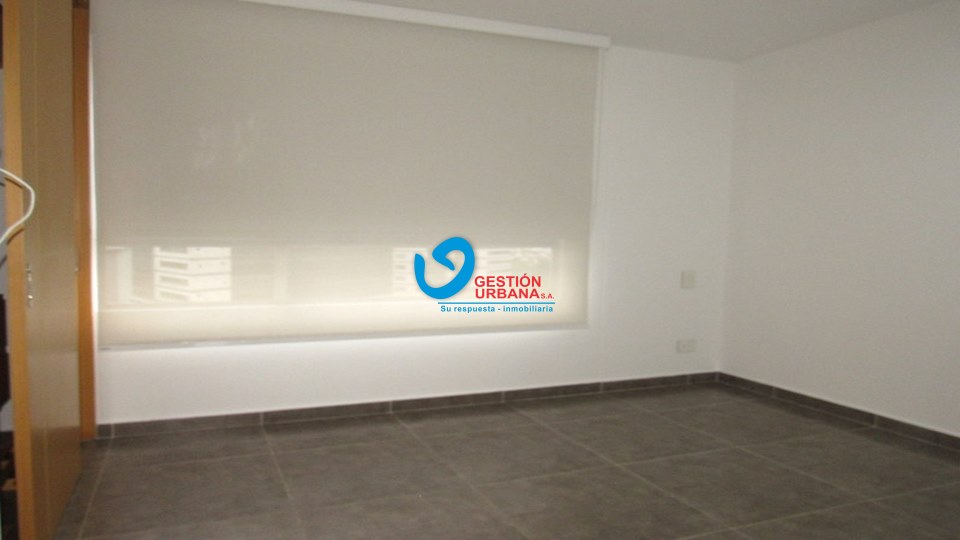 4265F19.jpg