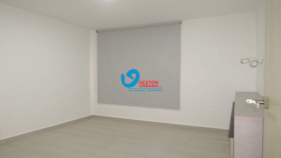 4277F8.jpg