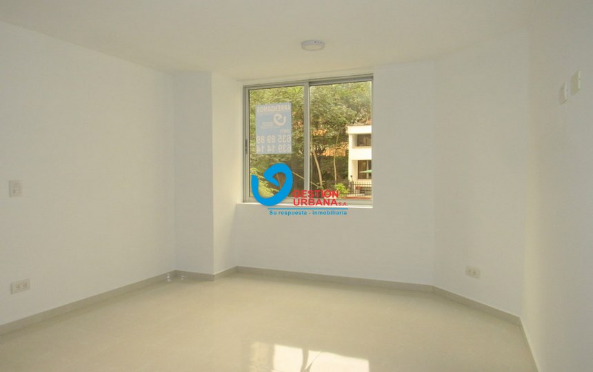 831F26.jpg