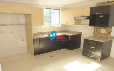 URBANIZACION LOS NOGALES DE LA FLORIDA-CASA-Código 3969