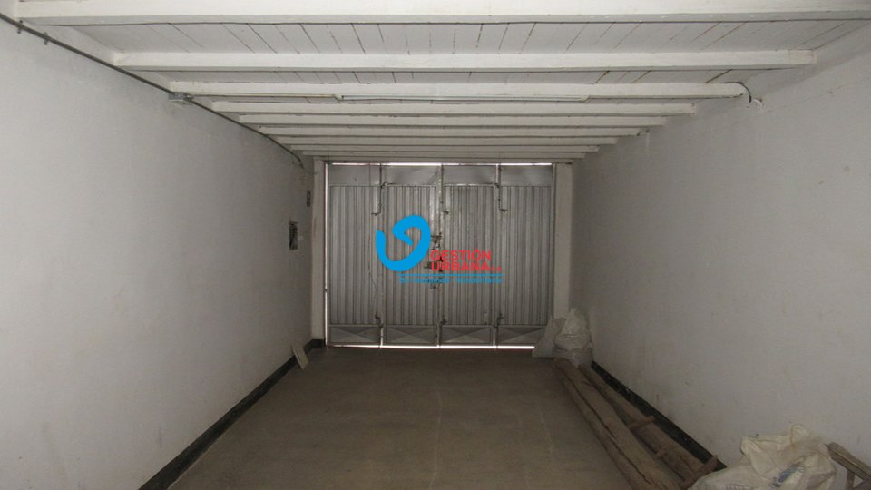 4055F2.jpg
